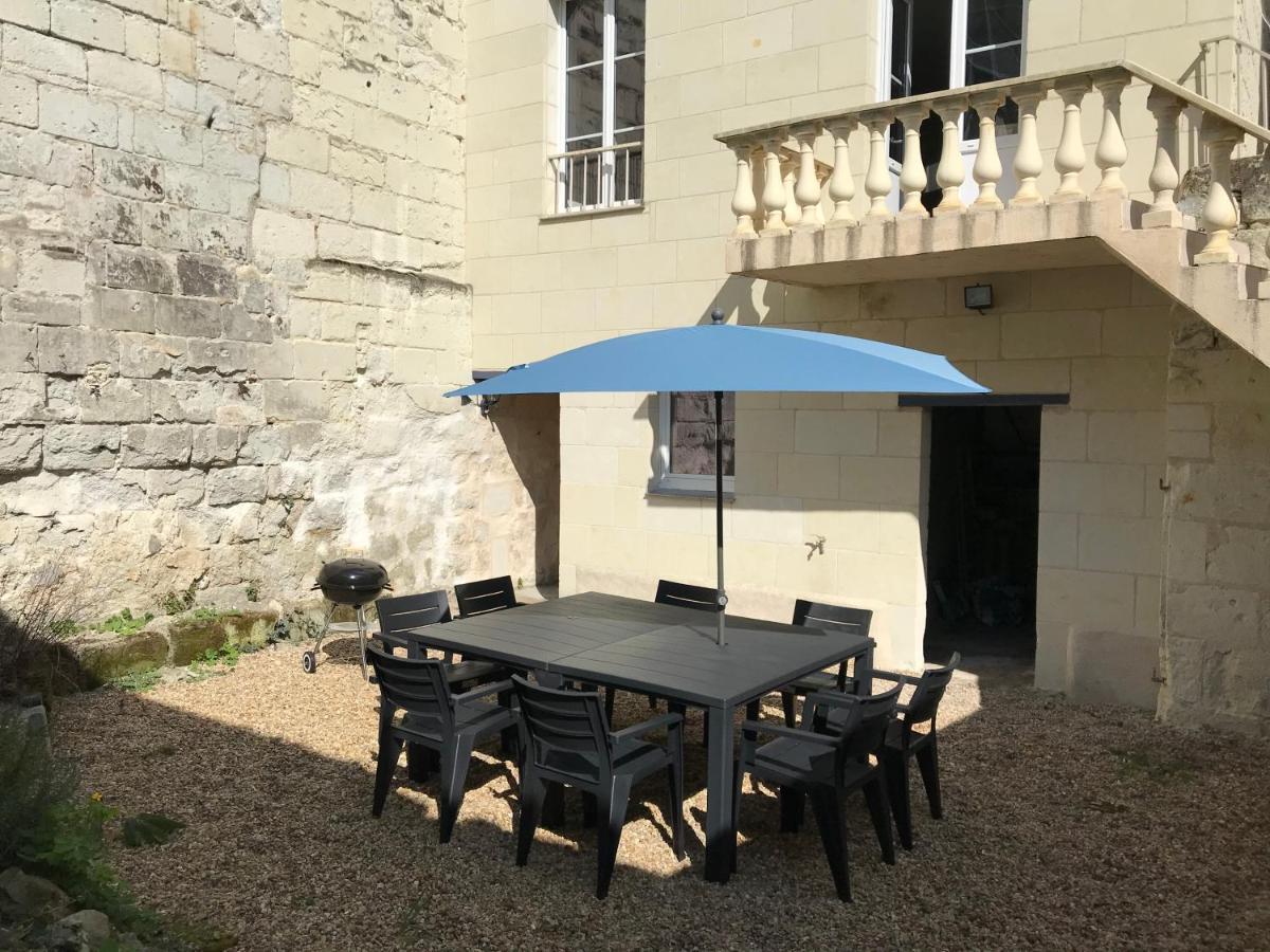 Jolie Maison Tuffeau Centre De Saumur Avec Local Velos Kültér fotó